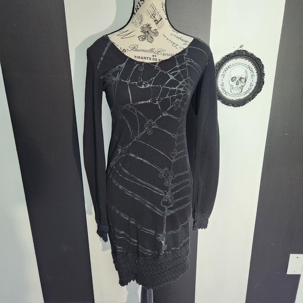 Queen Of Darkness Skull Web Dress - Picture 2 of 7